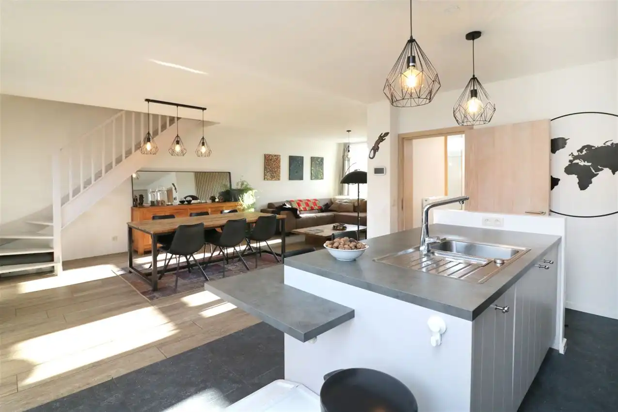 Rustig gelegen woning met 3 slpk., tuin en garage foto 8