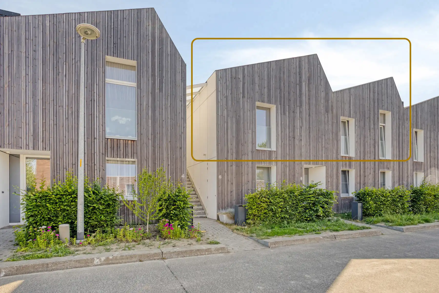 Leuke stapelwoning met tuin in innovatieve, kalme wijk foto 2