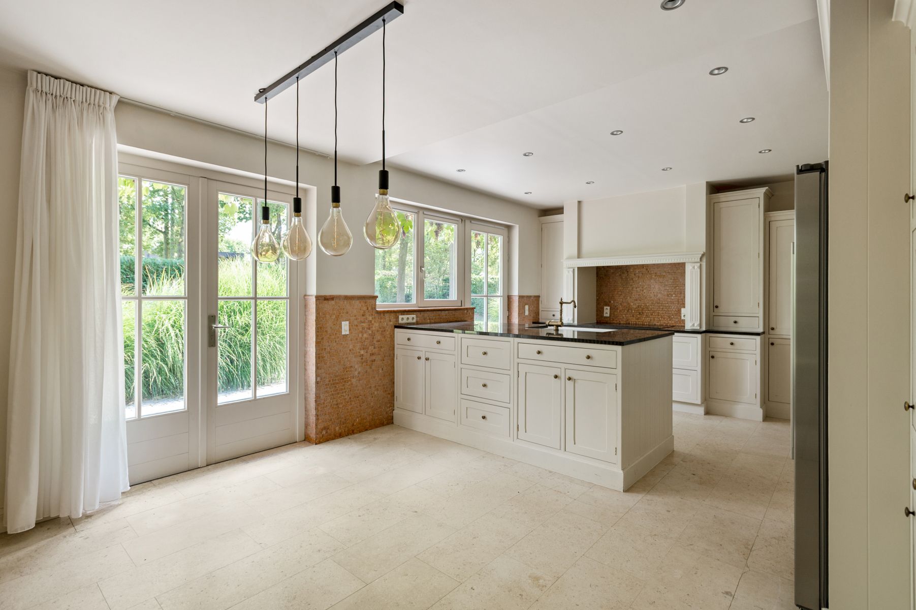 Ruime klassieke villa met zuid-tuin op toplocatie ! foto 9