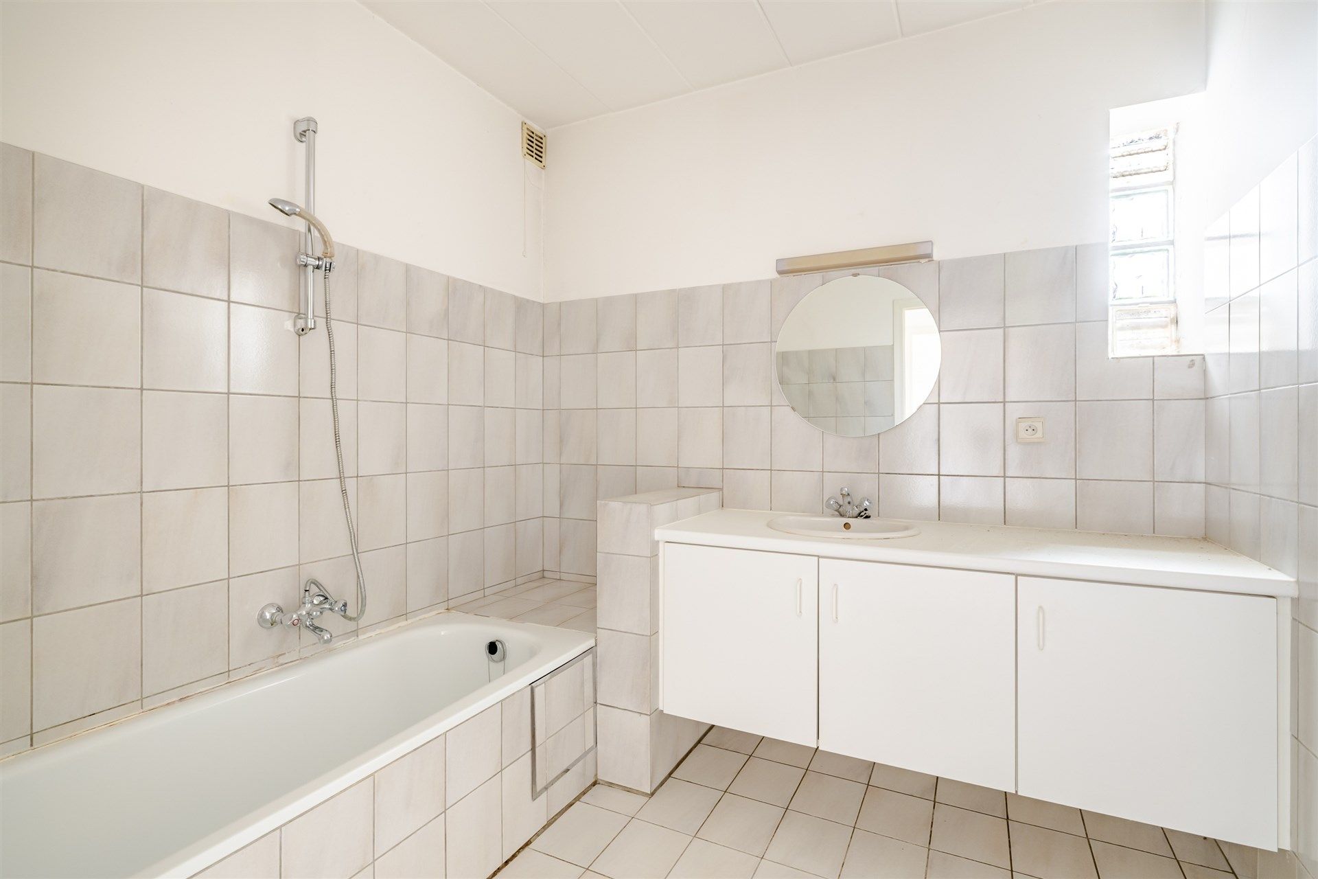 Opbrengsteigendom bestaande uit 6 ruime appartementen + 32 garageboxen foto 21