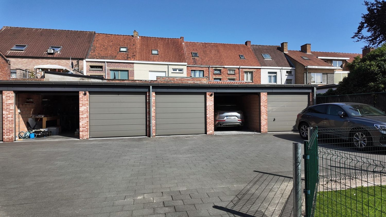 Charmant duplex-appartement met terras en garage nabij centrum Eeklo foto 14