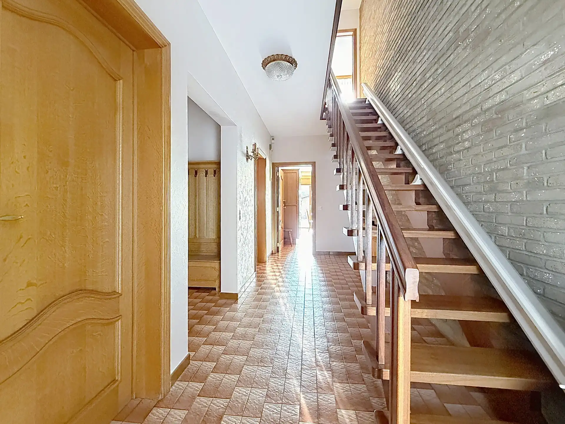 Karaktervolle woning met grote loods in Dilbeek! foto 3