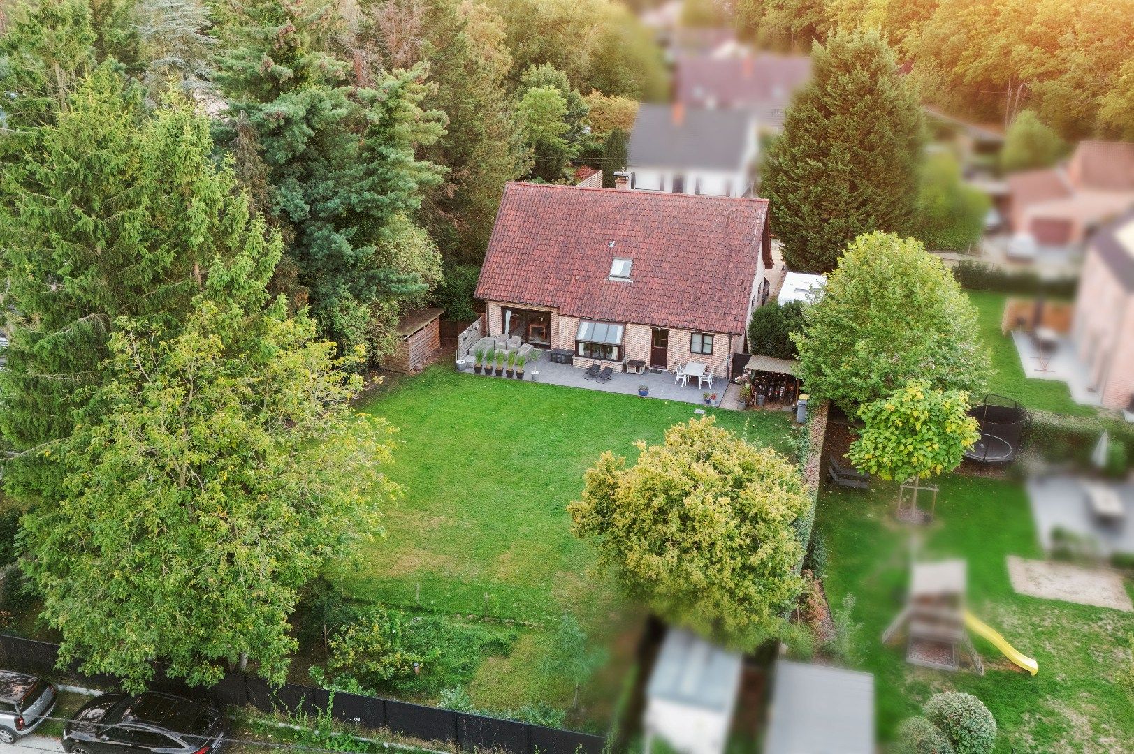 Ruime gezinswoning in een groene omgeving foto 32