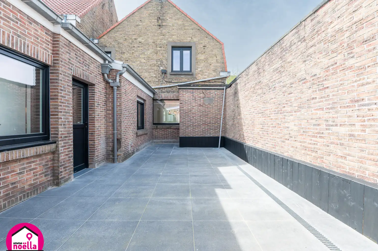 Half open bebouwing met garage en berging foto 34