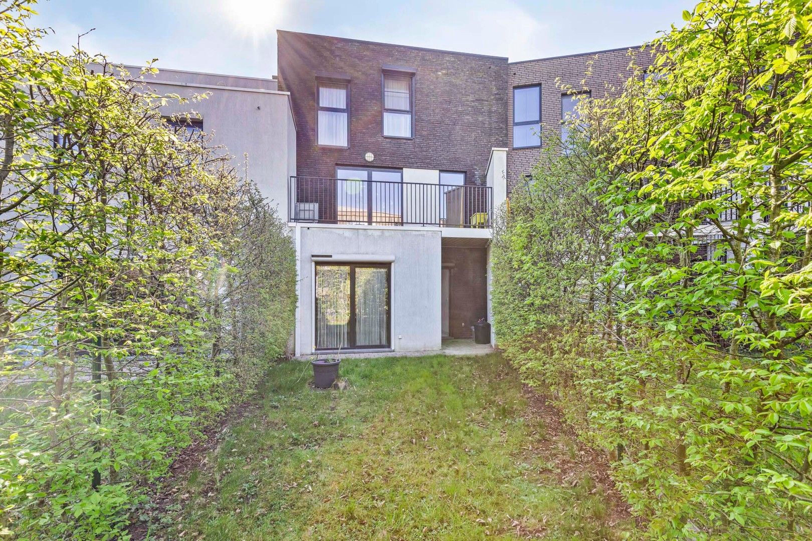 MODERNE, RUIME EN ENERGIEZUINIGE GEZINSWONING MET TUIN, GARAGE, 3 TERRASSEN EN 4 SLPKS OP TOPLOCATIE IN GENT foto 34