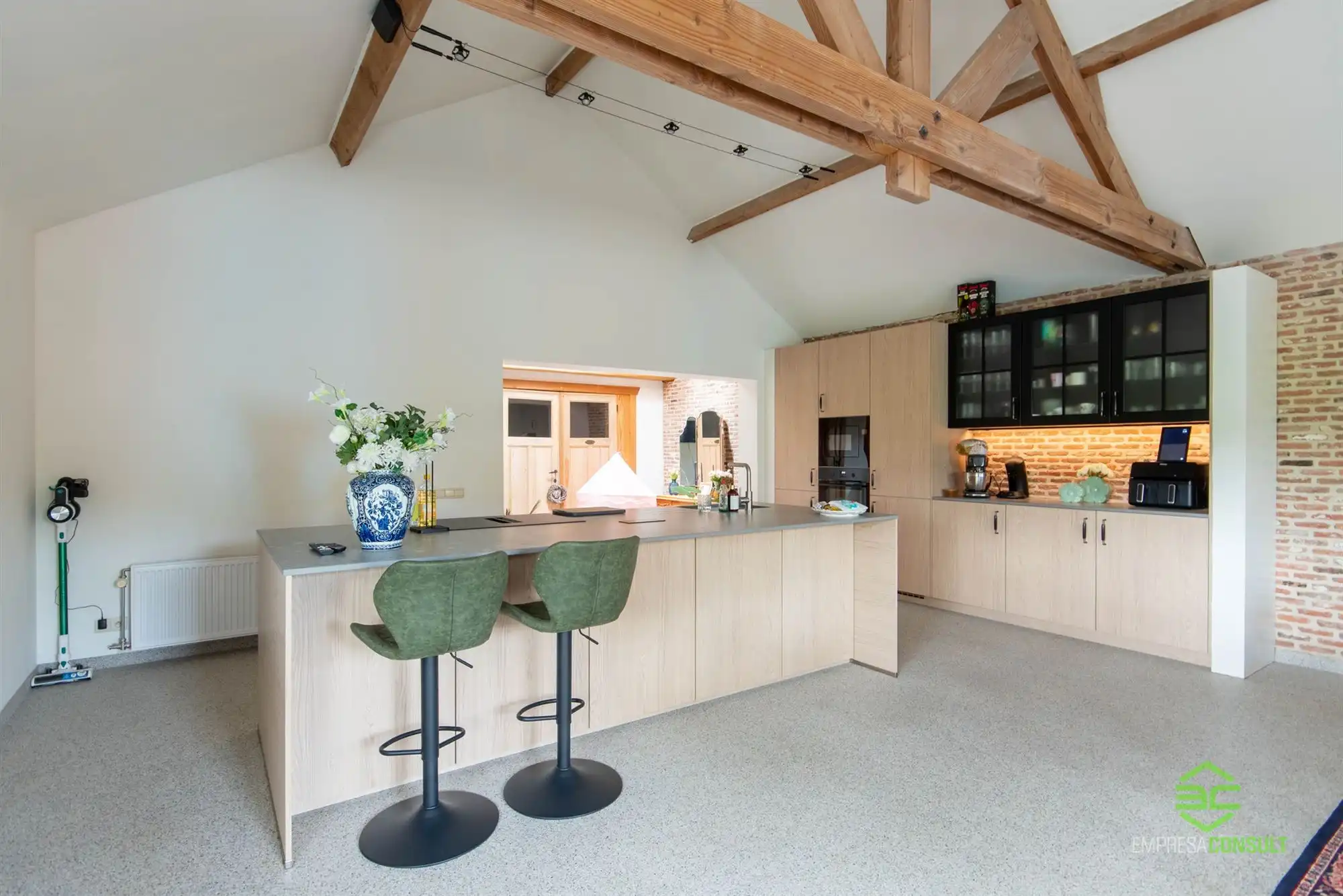 Instapklare woning met 4slpk op 30a 65ca! foto 4