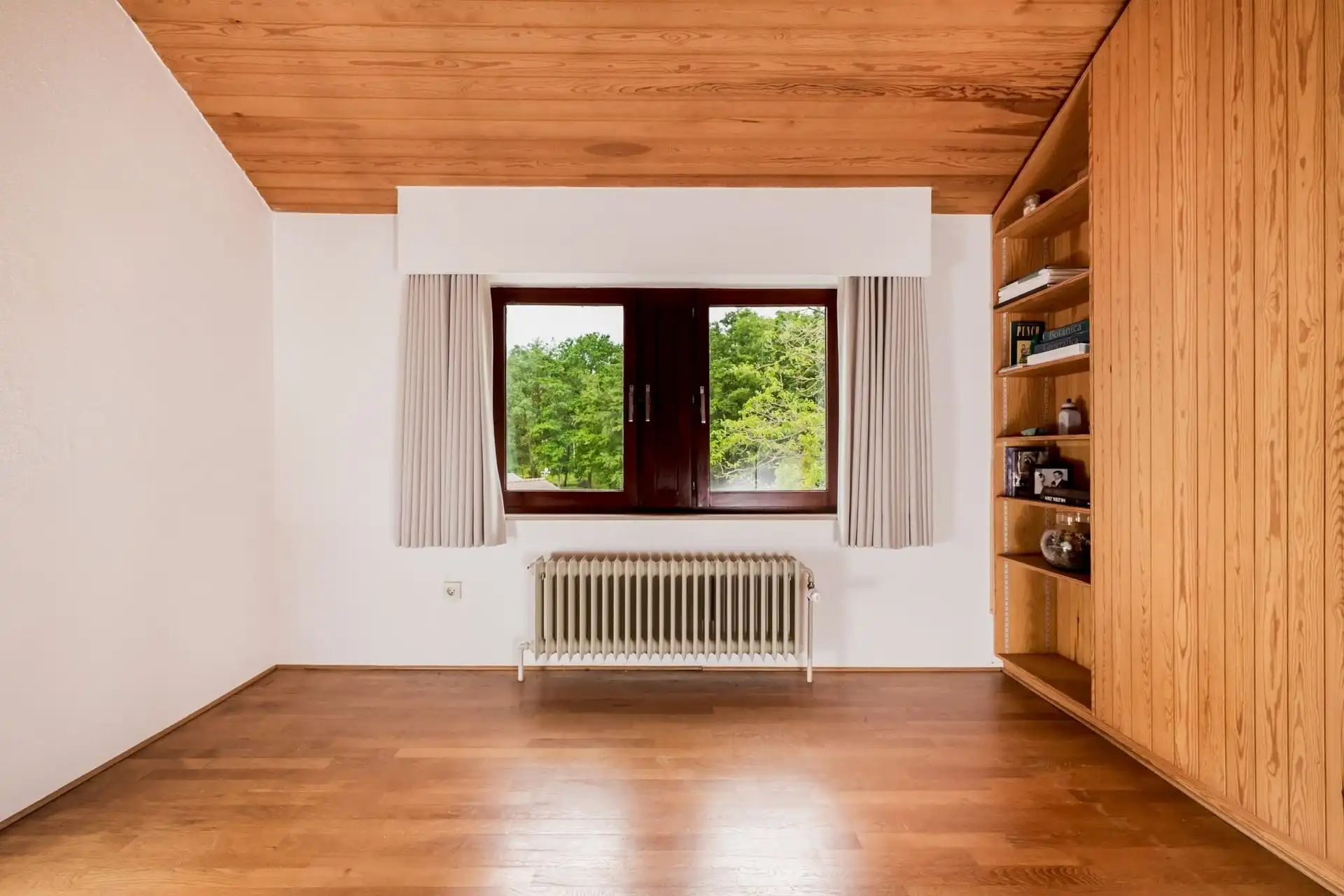 Villa met privébos op een perceel van 4.350 m²  foto 20