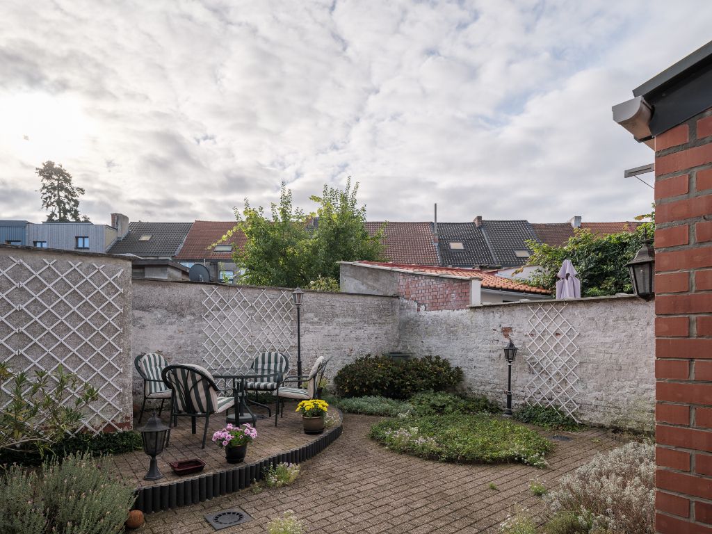 Woning met polyvalente mogelijkheden, zonnige tuin en inpandige garage op fietsafstand van het centrum van Gent. foto 9