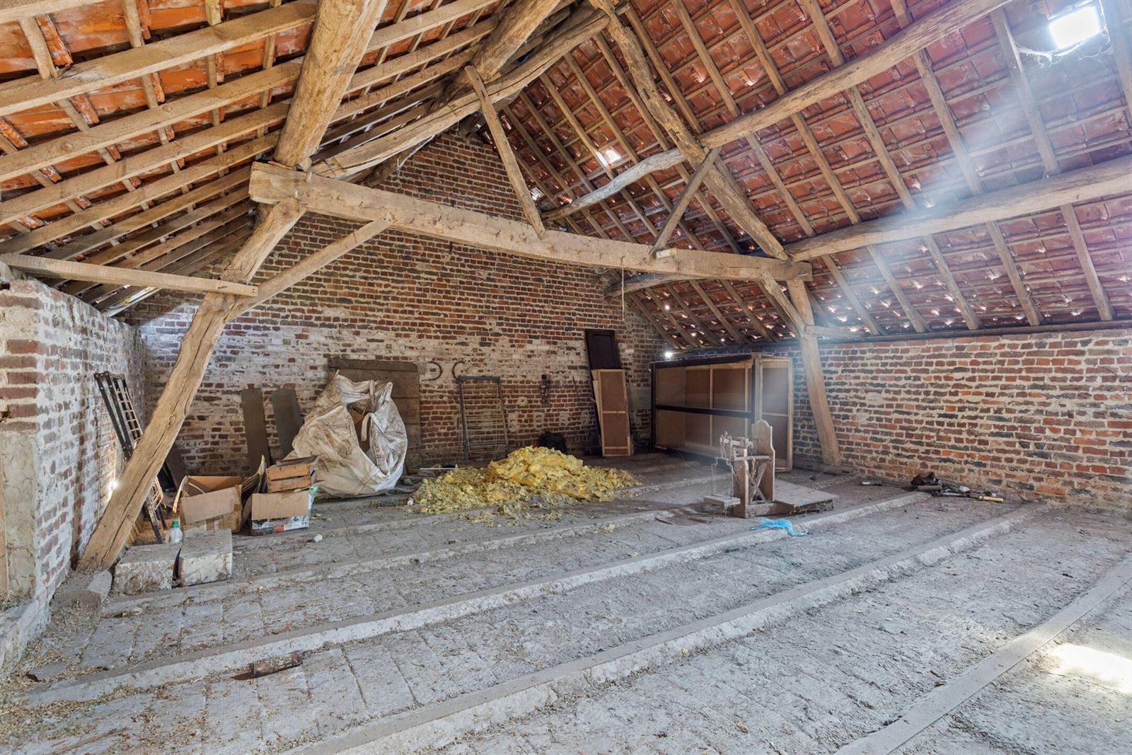 Hoeve met stallen en schuur op prachtig perceel! foto 19