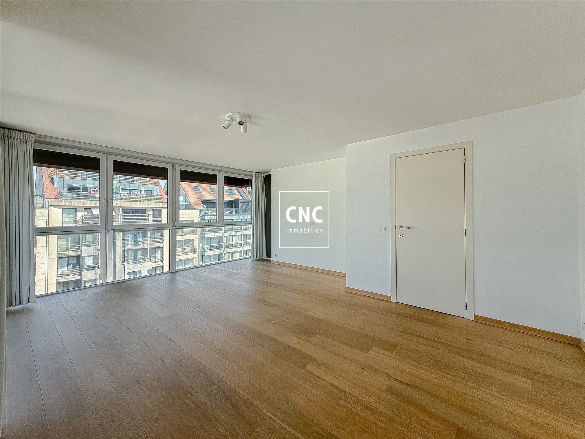 Ongemeubeld duplex met 2 slaapkamers in centrum Knokke-Heist foto 9