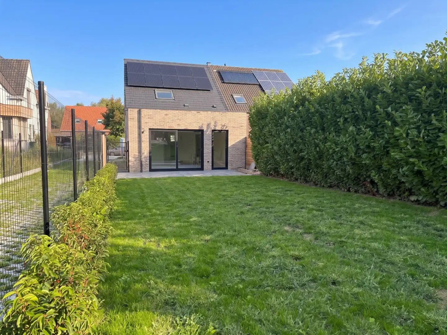 Energiezuinige nieuwbouwwoning op 390m² grond! foto {{pictureIndex}}
