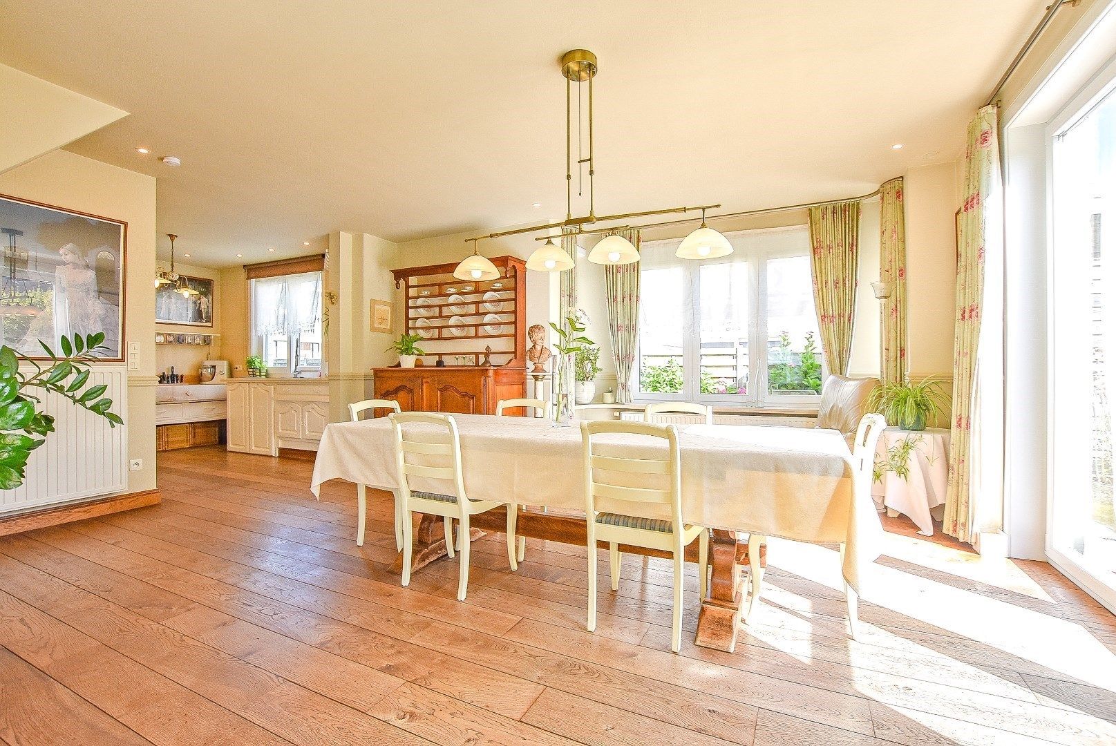 Ruime woning op wandelafstand van de zee op 535 m². foto 4