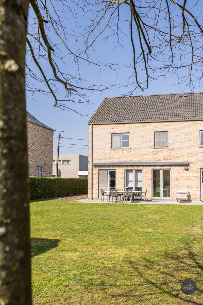 Ruime en instapklare open bebouwing in een rustige buurt foto 25