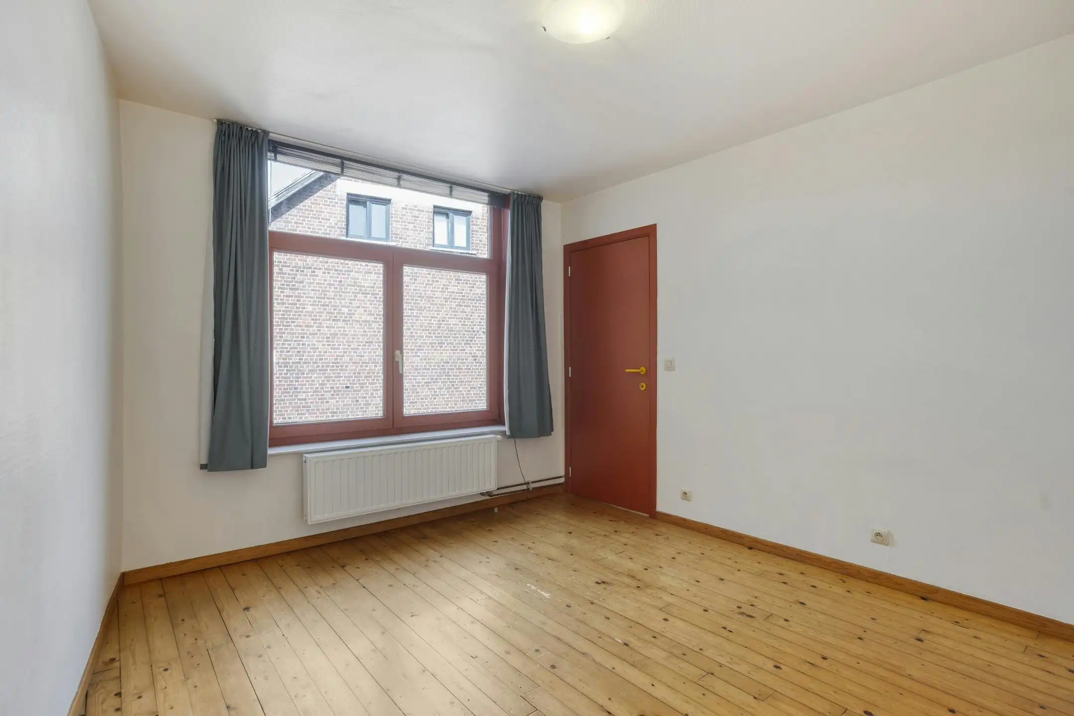 Instapklaar huis te koop in Ieper centrum foto 21