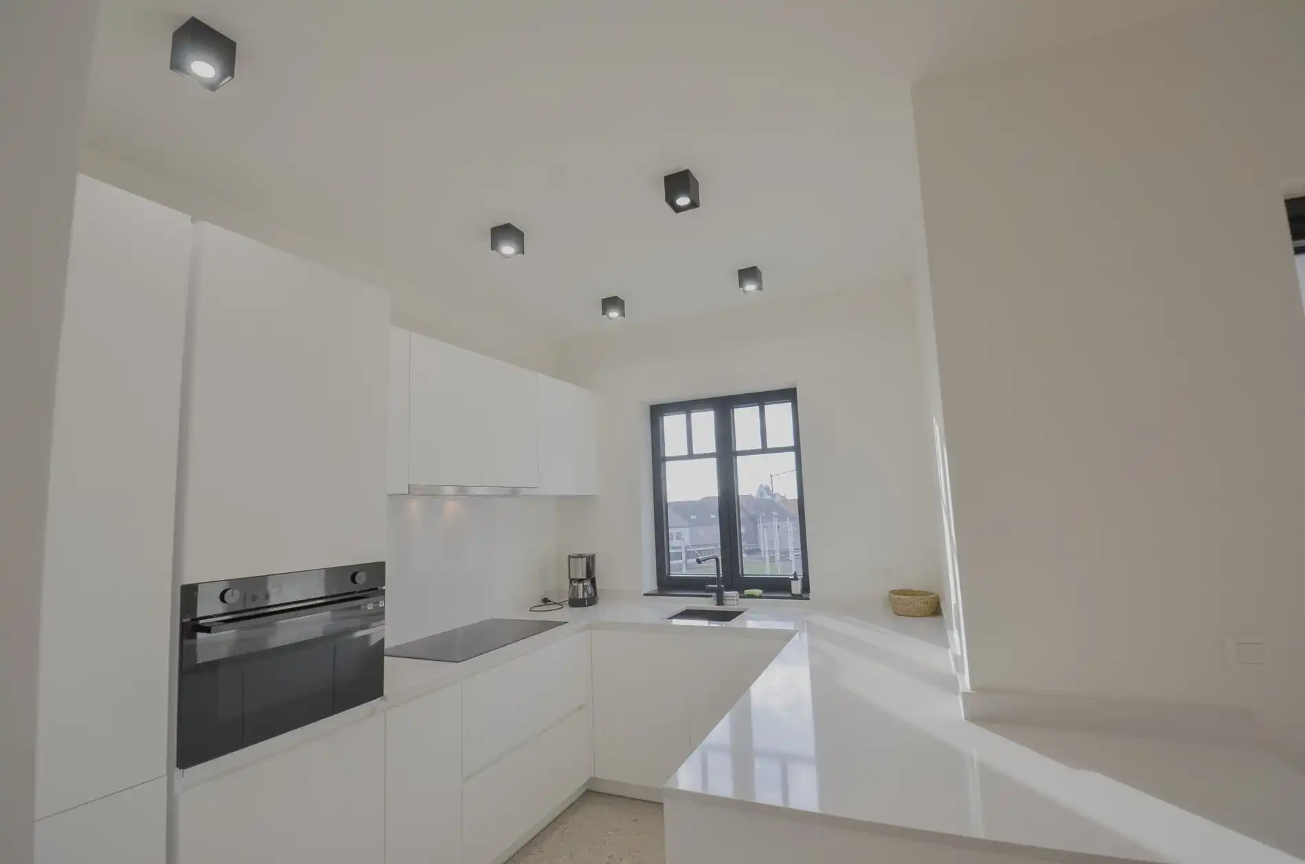 Appartement met gevelbreedte van ongeveer 5,2 meter en een ruim zonnig terras. foto 9