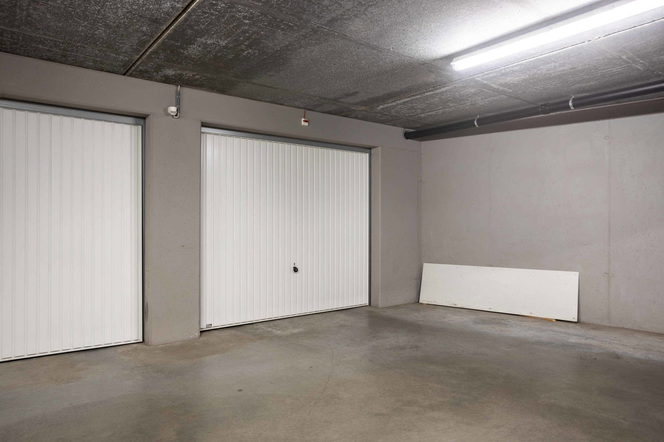Ruim en lichtrijk 2-slpk appartement te koop met garagebox foto 17