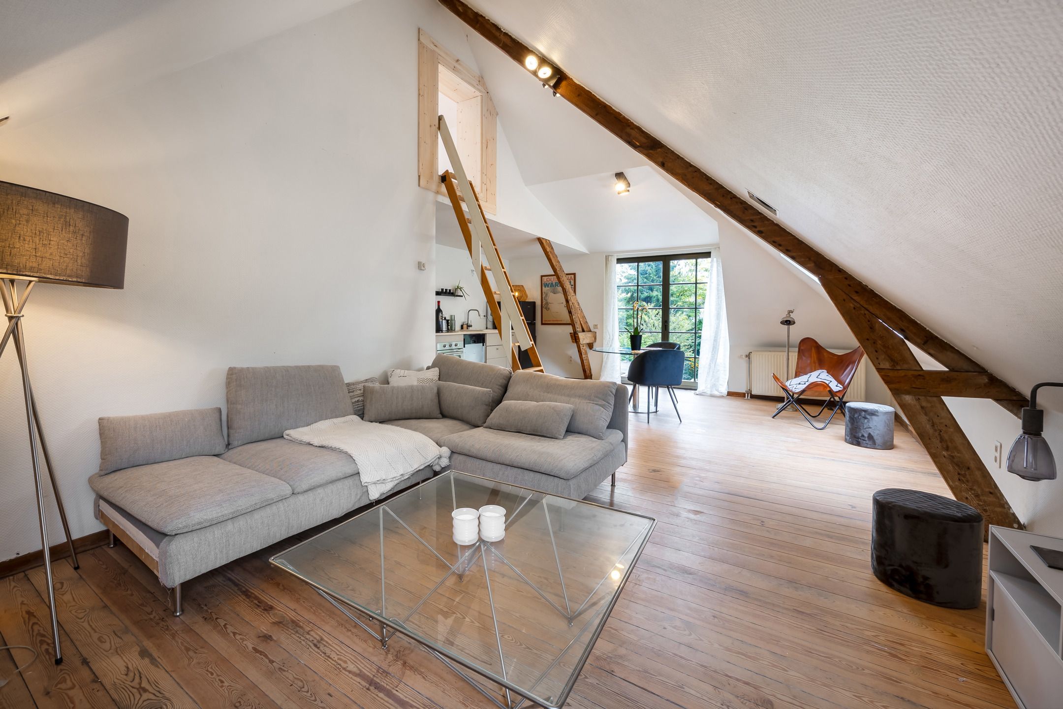 Handelspand met studio te koop op toplocatie in Kapellen.  foto 19