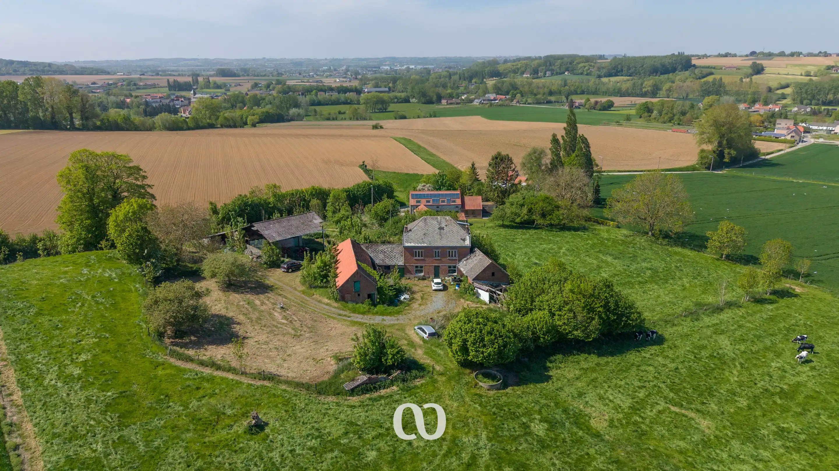 Uniek gelegen te renoveren/af te breken hoeve foto 5