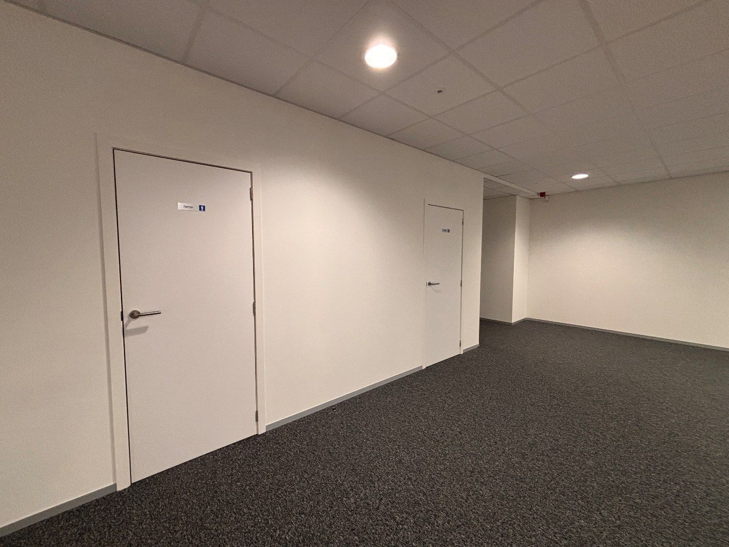 Modern en veelzijdig kantoorgebouw te huur – Pottelberg, Kortrijk foto 18