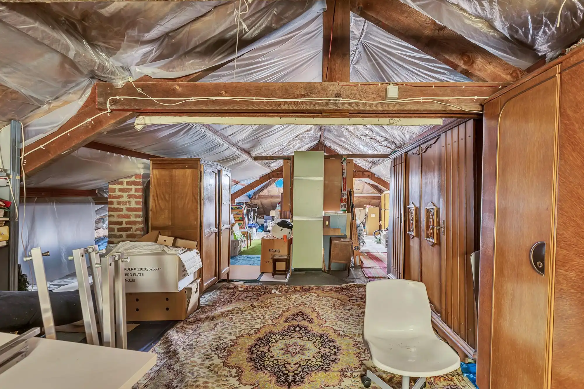 Ruime bungalow met uitzonderlijk potentieel op toplocatie foto 19