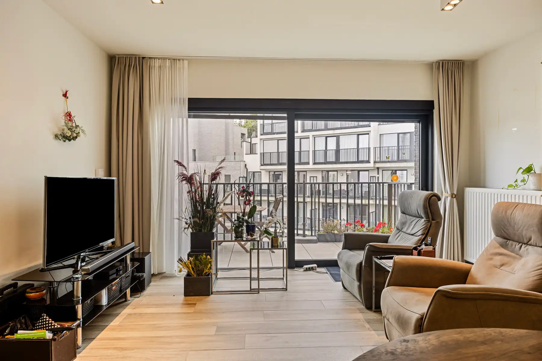 Moderne, nieuwe assistentiewoningen Parkrand foto 8