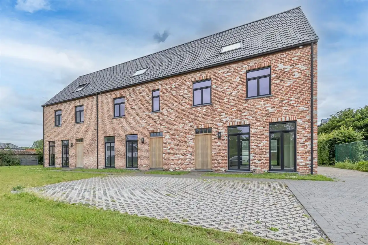Nieuwbouw met vier slaapkamers, mooie tuin en centrale ligging foto 28