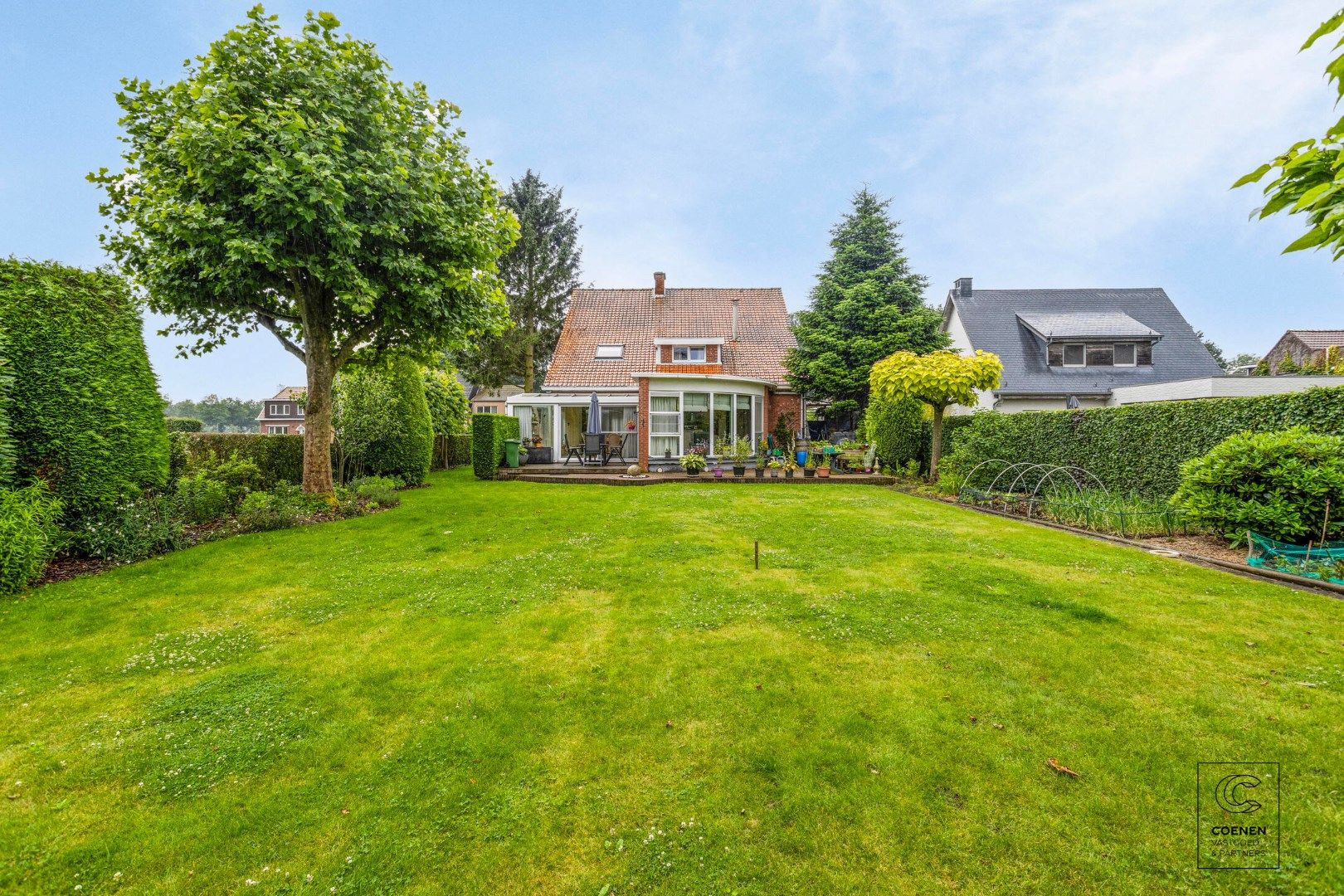 Ruime woning met bew. opp. van 250 m², 4 slpk's op 1405 m² op een schitterende locatie te Wijnegem! foto 33