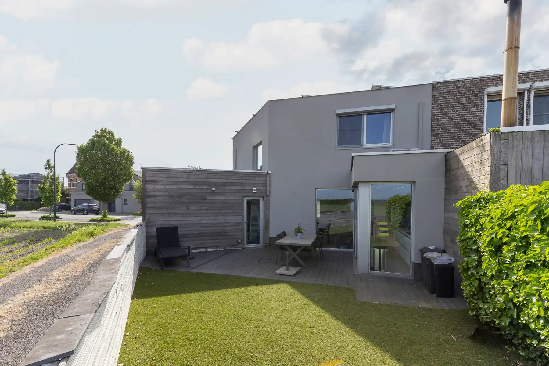 Toffe woning met 2 slaapkamers, bureau en garage foto {{pictureIndex}}