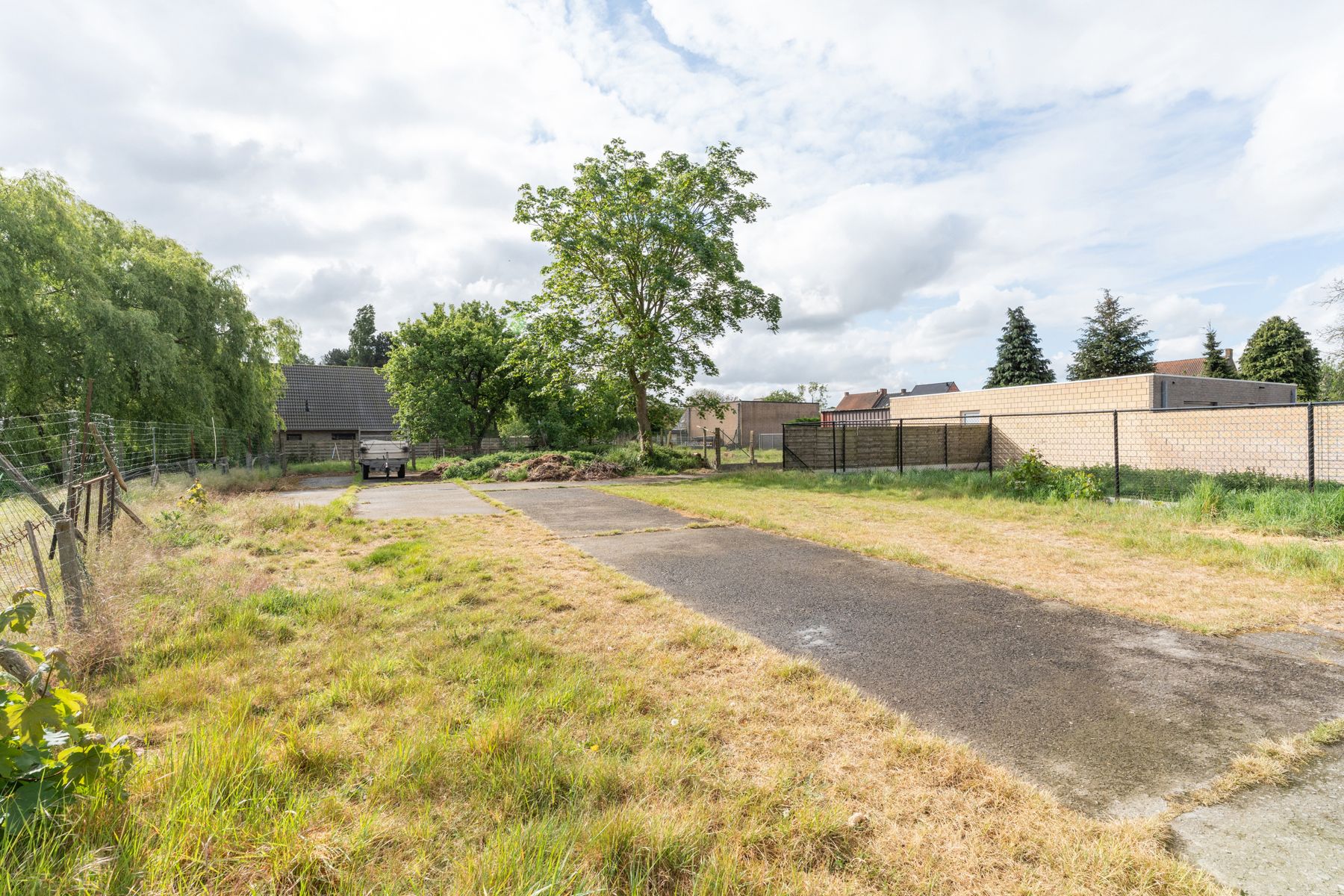 Te renoveren woning met bijgebouwen op perceel van 1697 m² foto 25