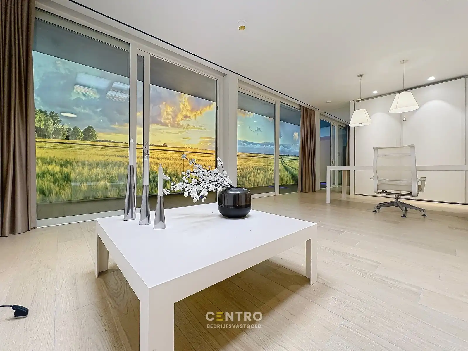 TOONZAAL van 1.000m² met optioneel MAGAZIJN en private PARKING vlak bij de RING van Poperinge ! foto 10