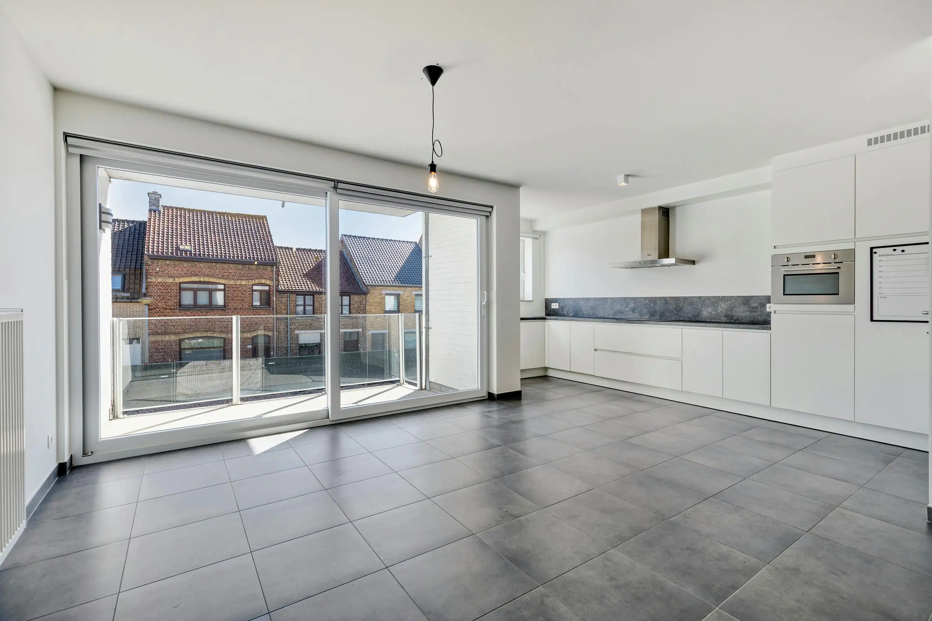 Appartement met 2 slaapkamers en staanplaats te Veurne. foto 5