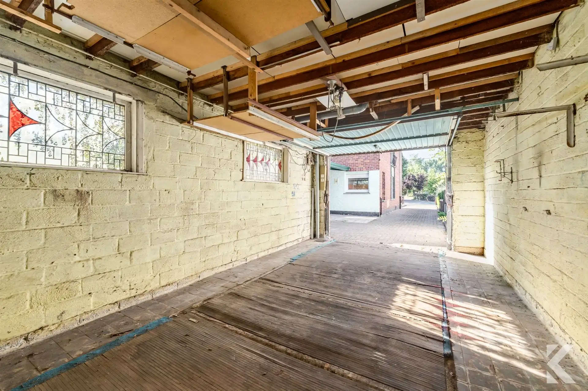 Ruime gezinswoning op 553 m² met garage en open zicht foto 14