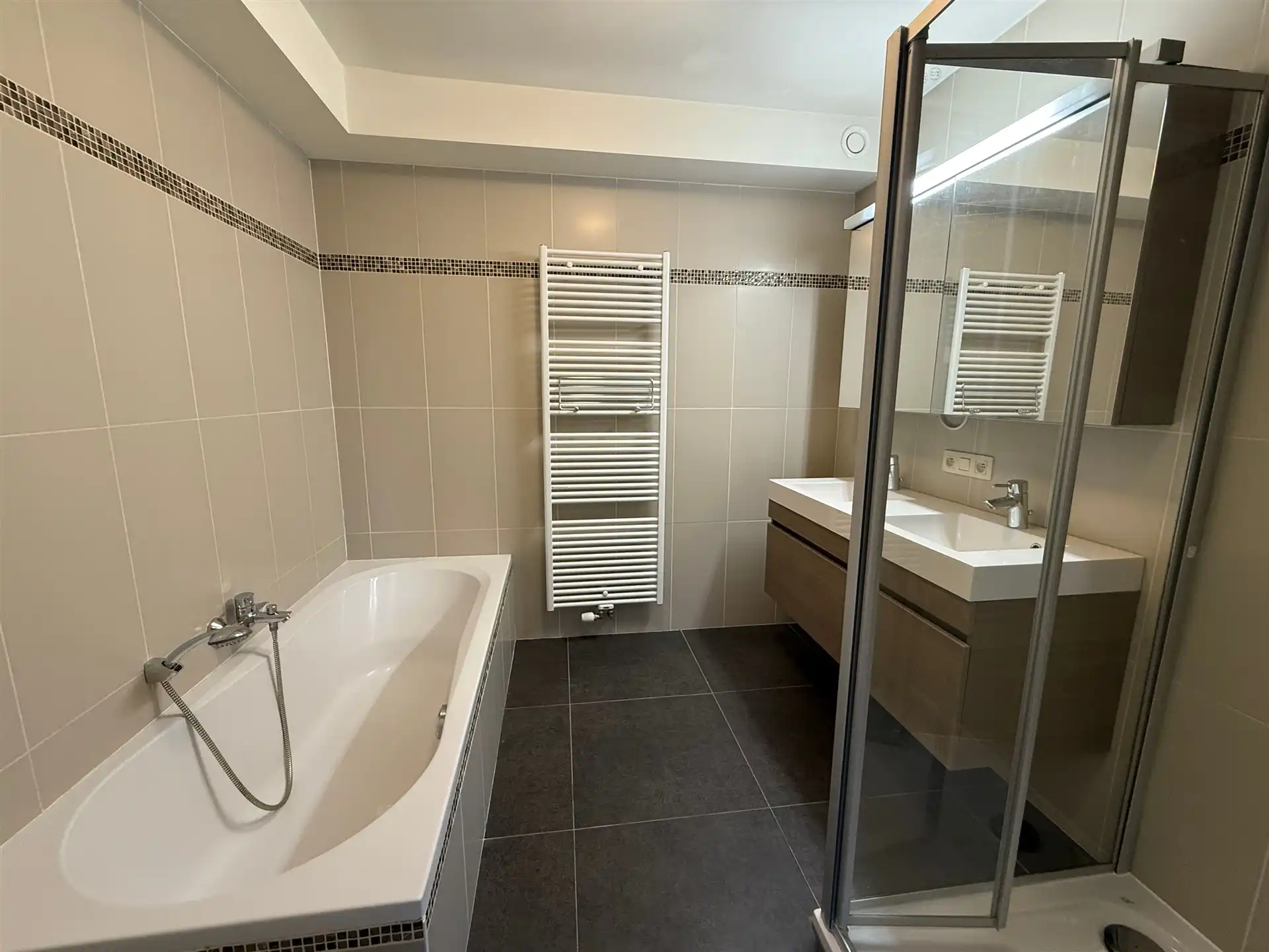 Appartement met ZW-terras op rustige centrumligging!  foto 5