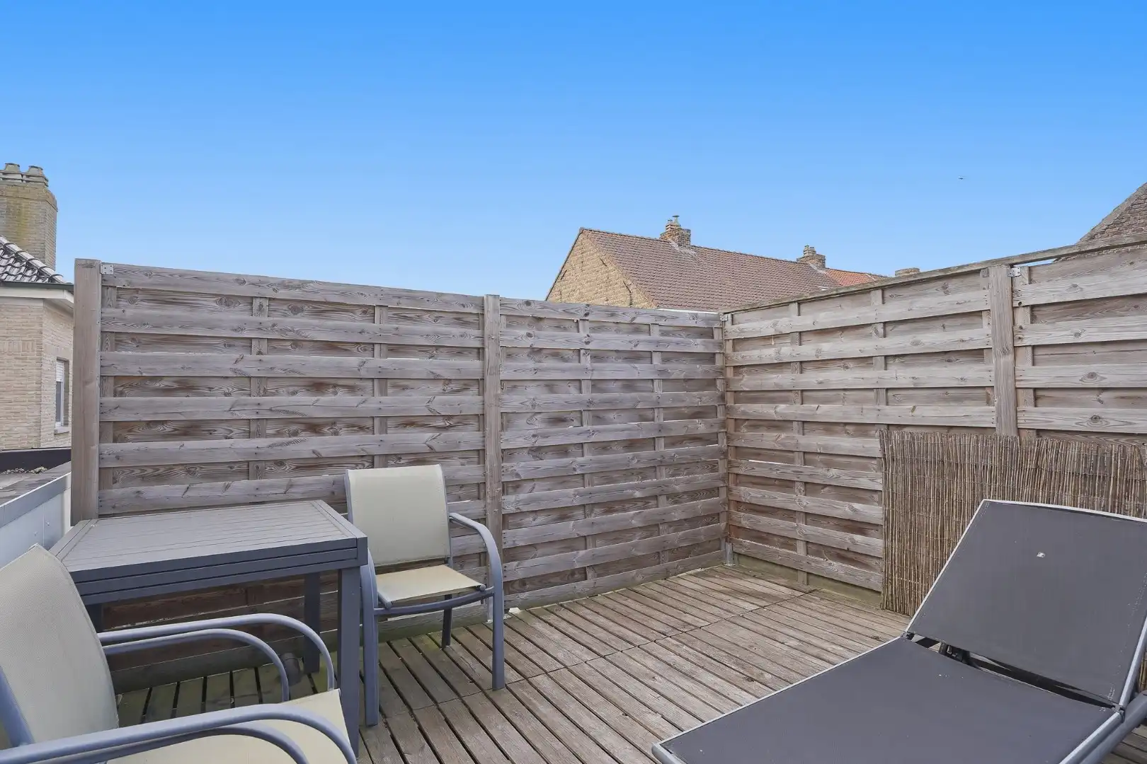 Ruime hoekwoning met 3 slaapkamers en zonnig terras op topligging in Assebroek foto 6