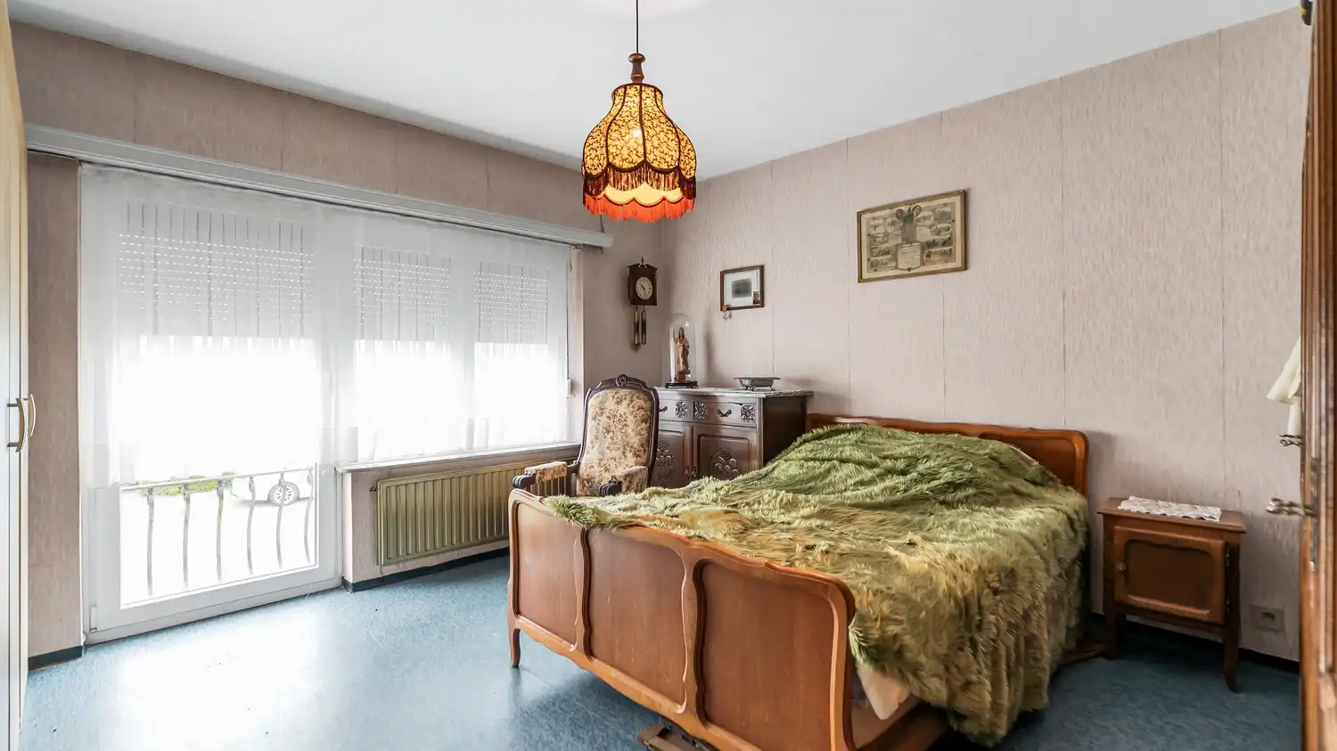 Charmante open bebouwing met veranda, garage en ruime tuin op 860 m² foto 8