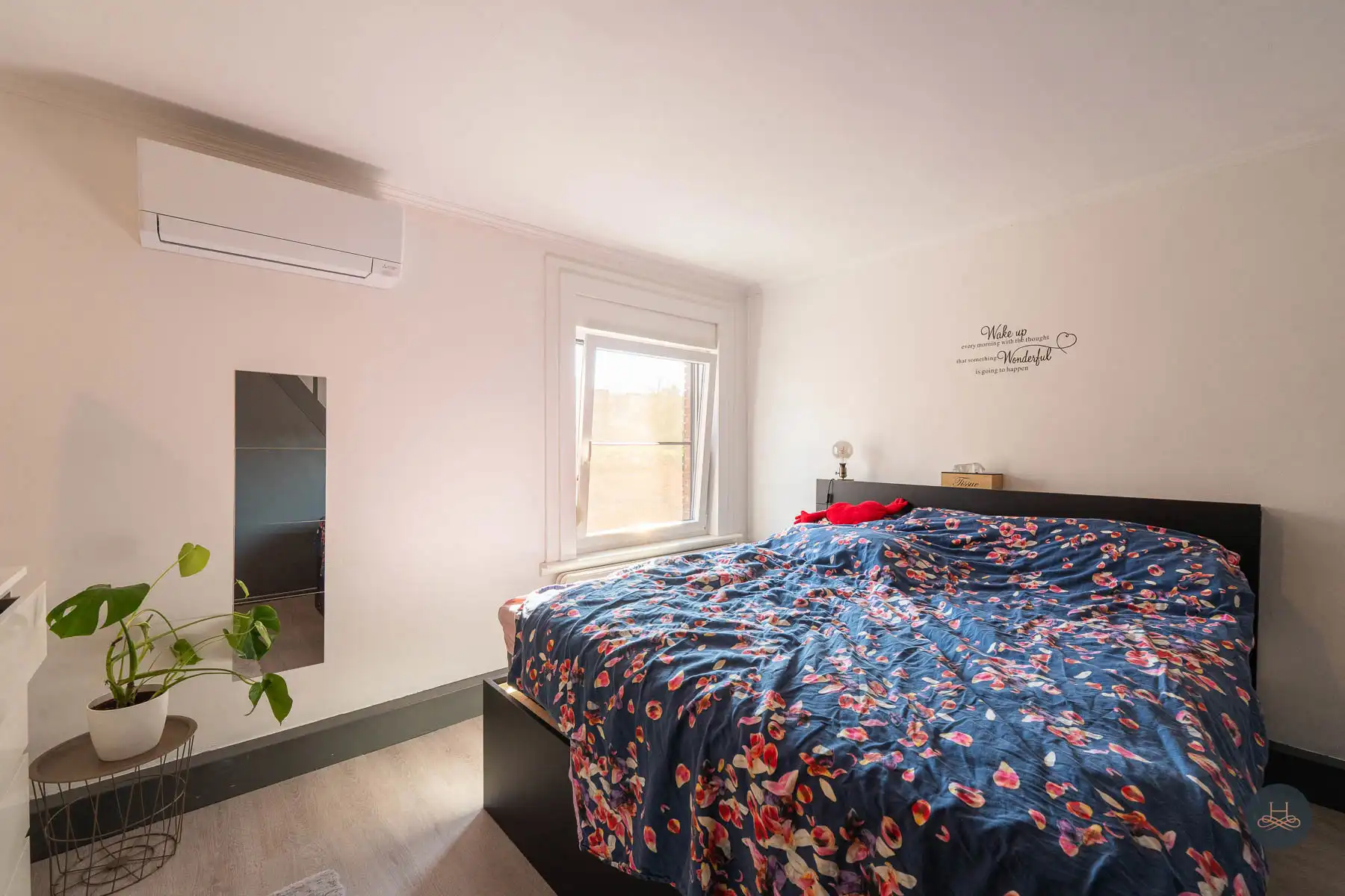 Ruime starterswoning met tuin en dubbele garage foto 12