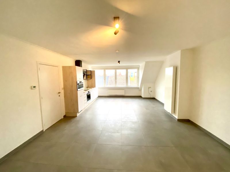 Gerenoveerd appartement met 2 ruime slaapkamer foto 4