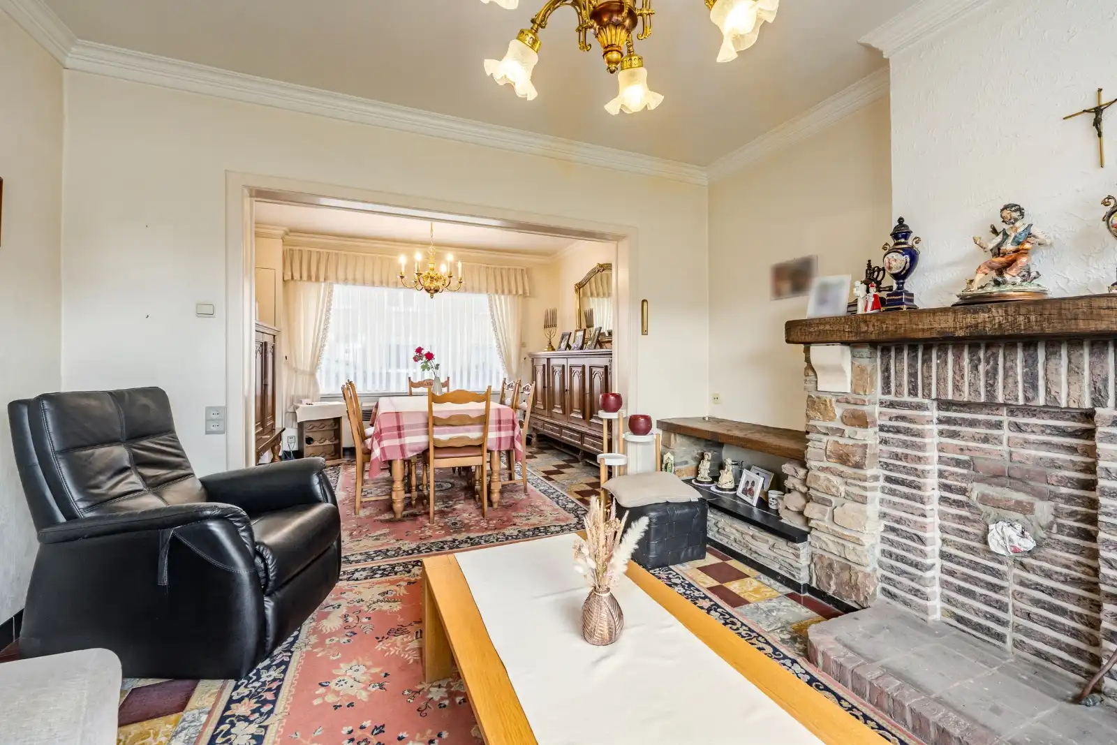 Woning met veel mogelijkheden op rustige locatie foto 2