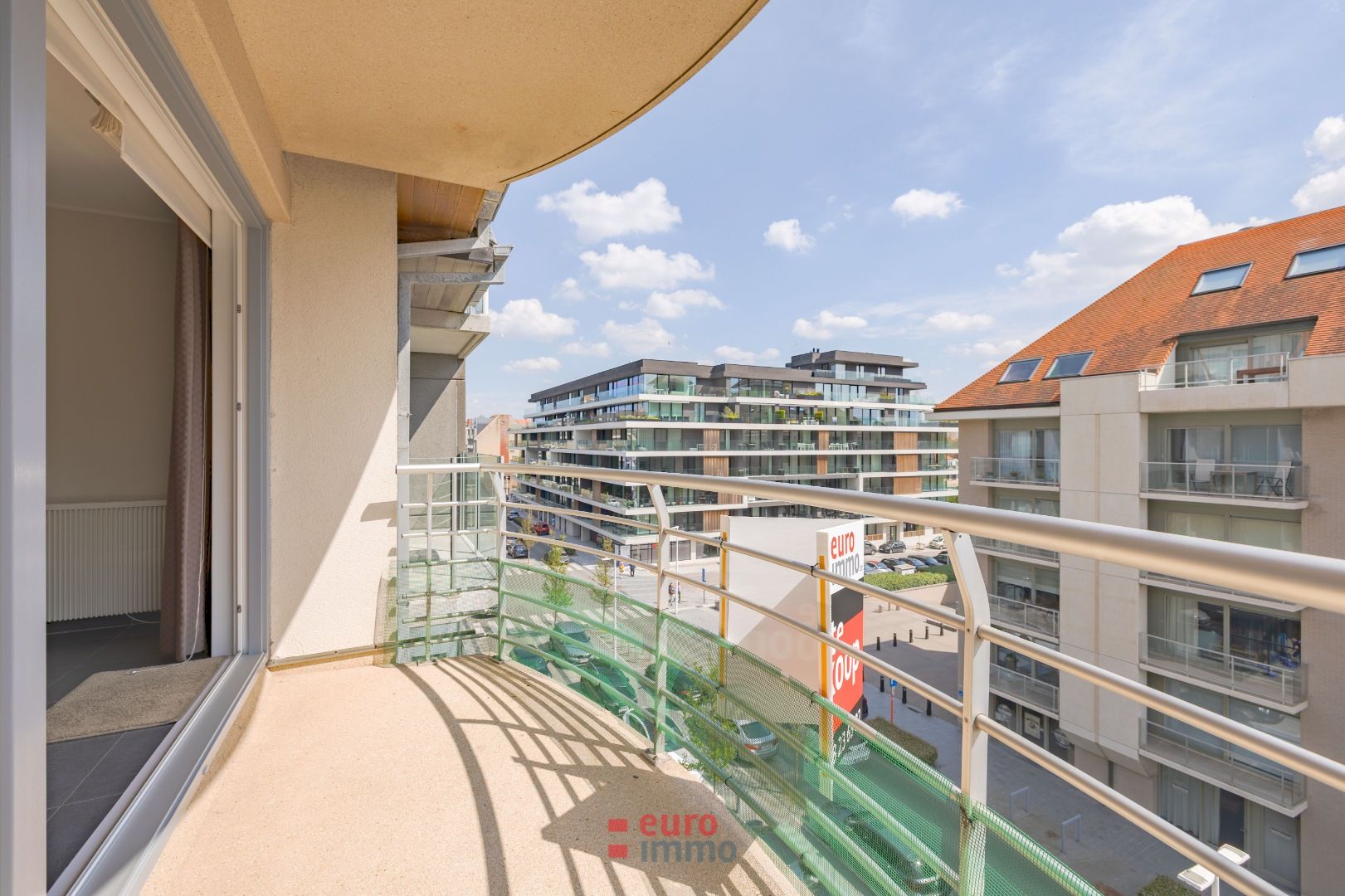 Subliem zuidgericht appartement met mooie breedte! foto 4