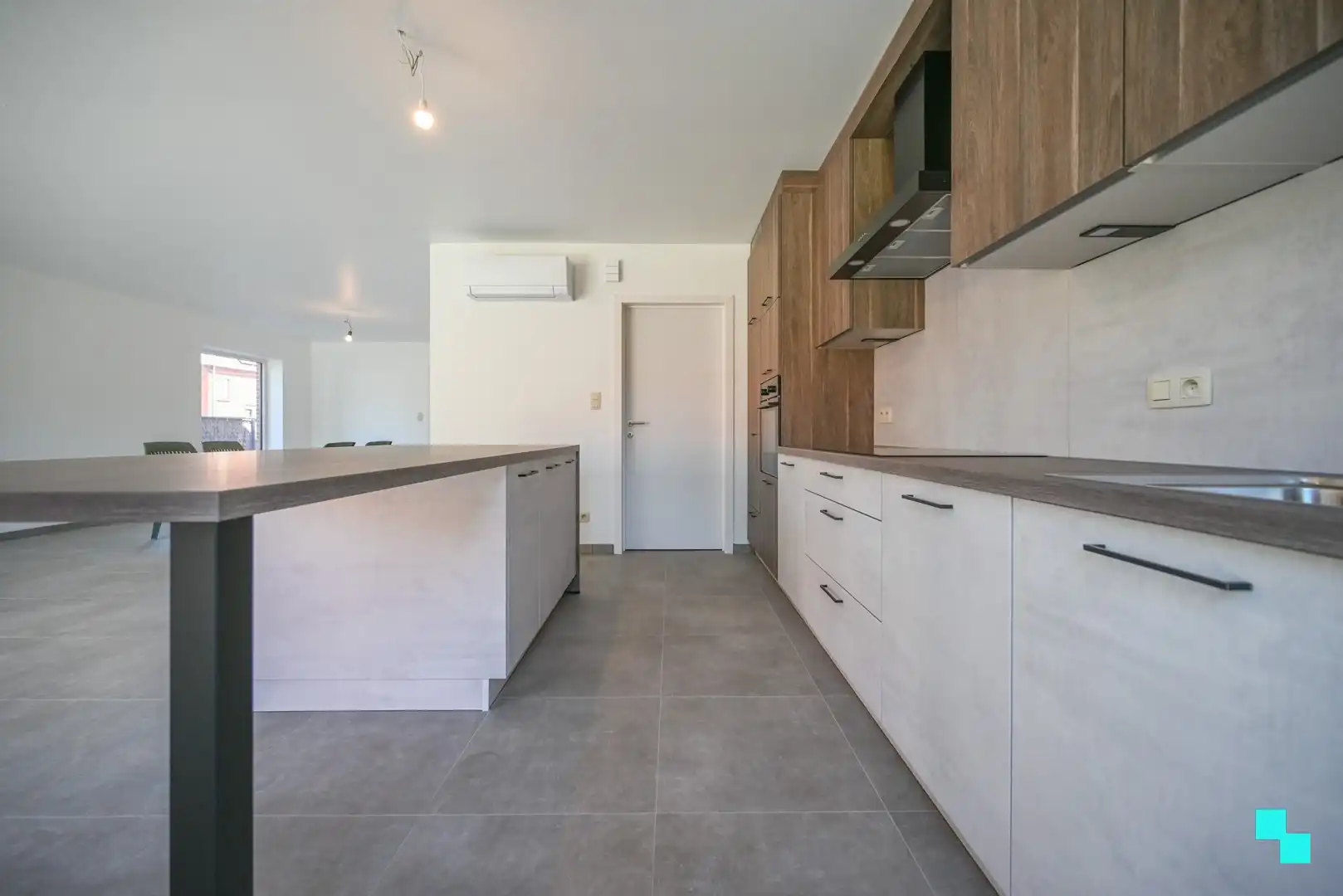 Riante nieuwbouwwoning met aangename tuin te Izegem foto 9