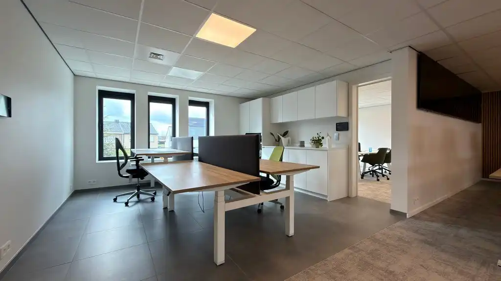 Instapklare kantoren met terras te huur vlakbij afrit E19 in Rumst foto 13