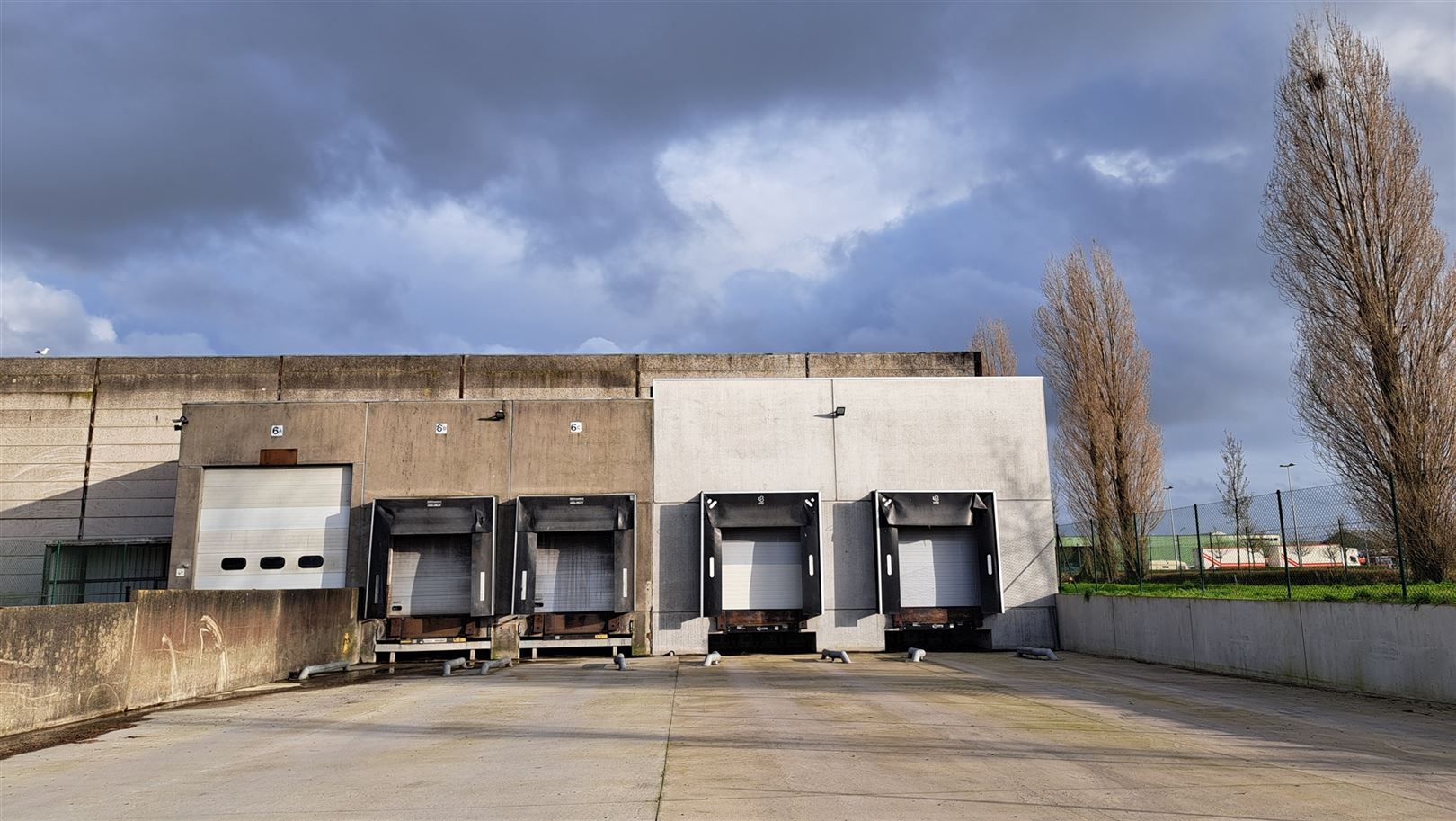 Industrieel terrein te huur Nijverheidsstraat 10 - 8630 VEURNE