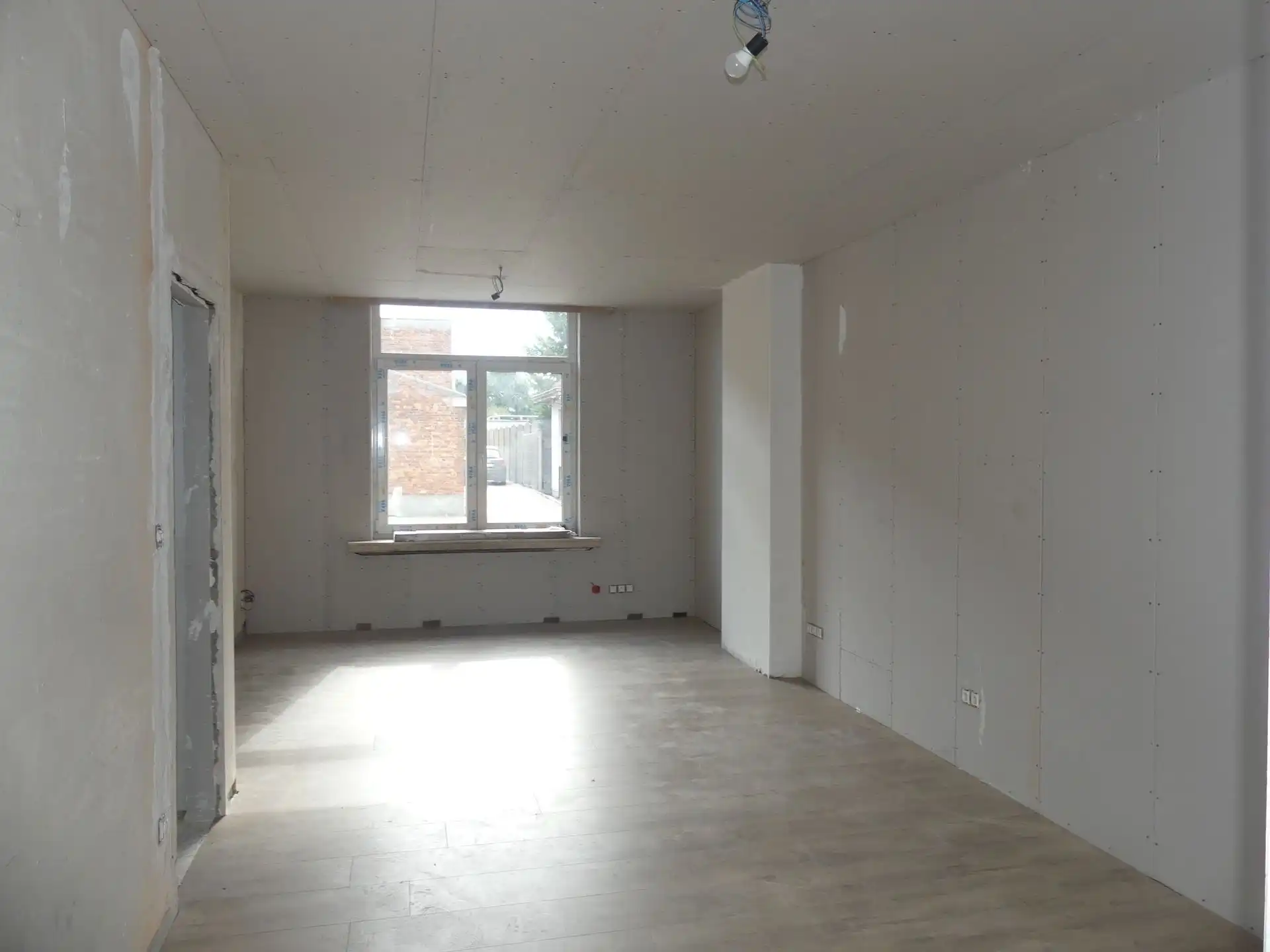 EPC A LABEL! Charmante, deels gerenoveerde halfopen woning! foto 5