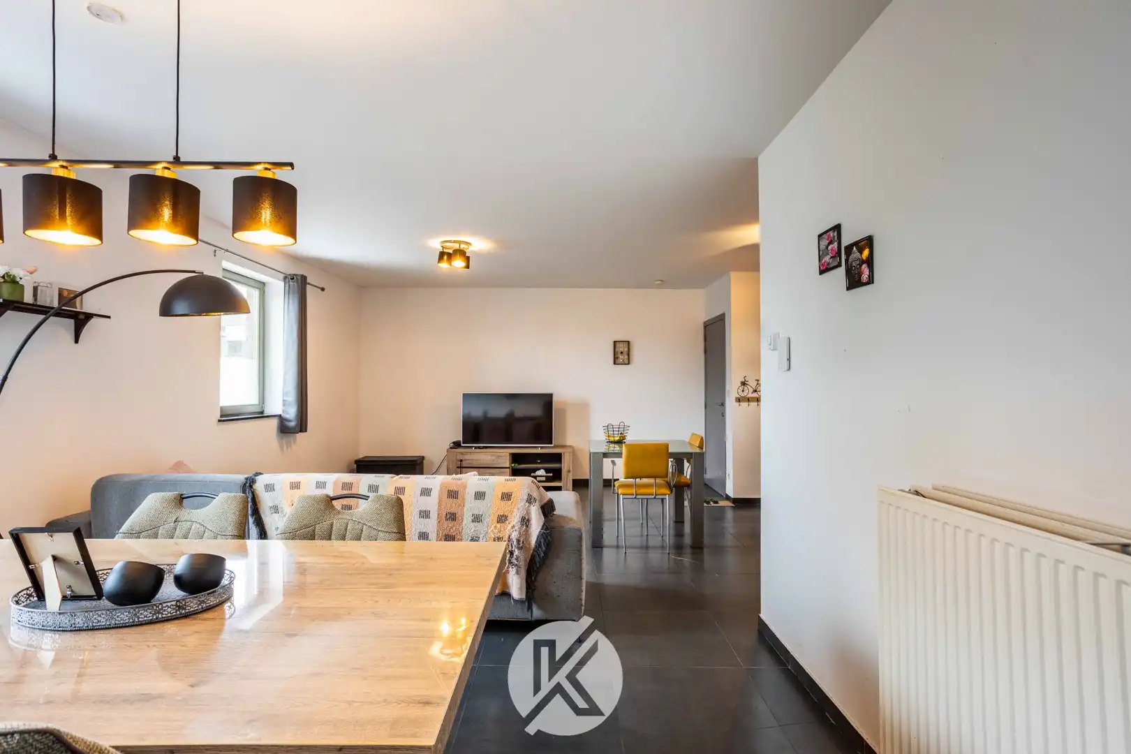 Stijlvol appartement met twee slaapkamers en staanplaats foto {{pictureIndex}}