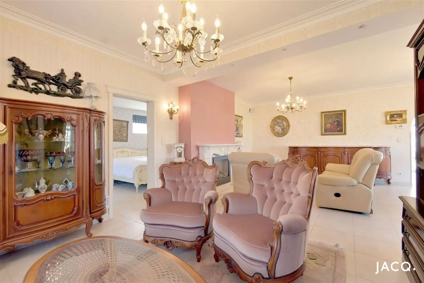 Ruime villa met 4slpk's op een prachtig perceel van 1203m²! foto 5
