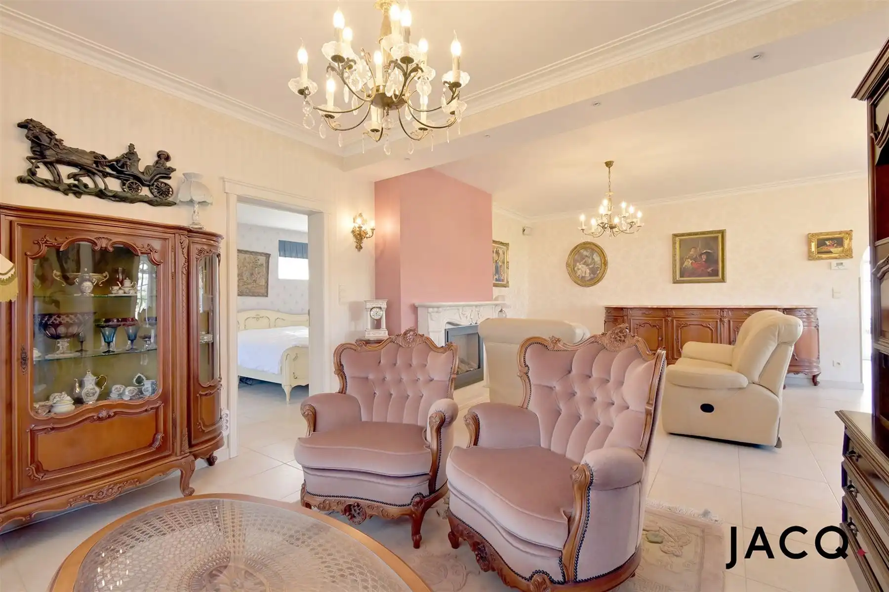 Ruime villa met 4slpk's op een prachtig perceel van 1203m²! foto 5