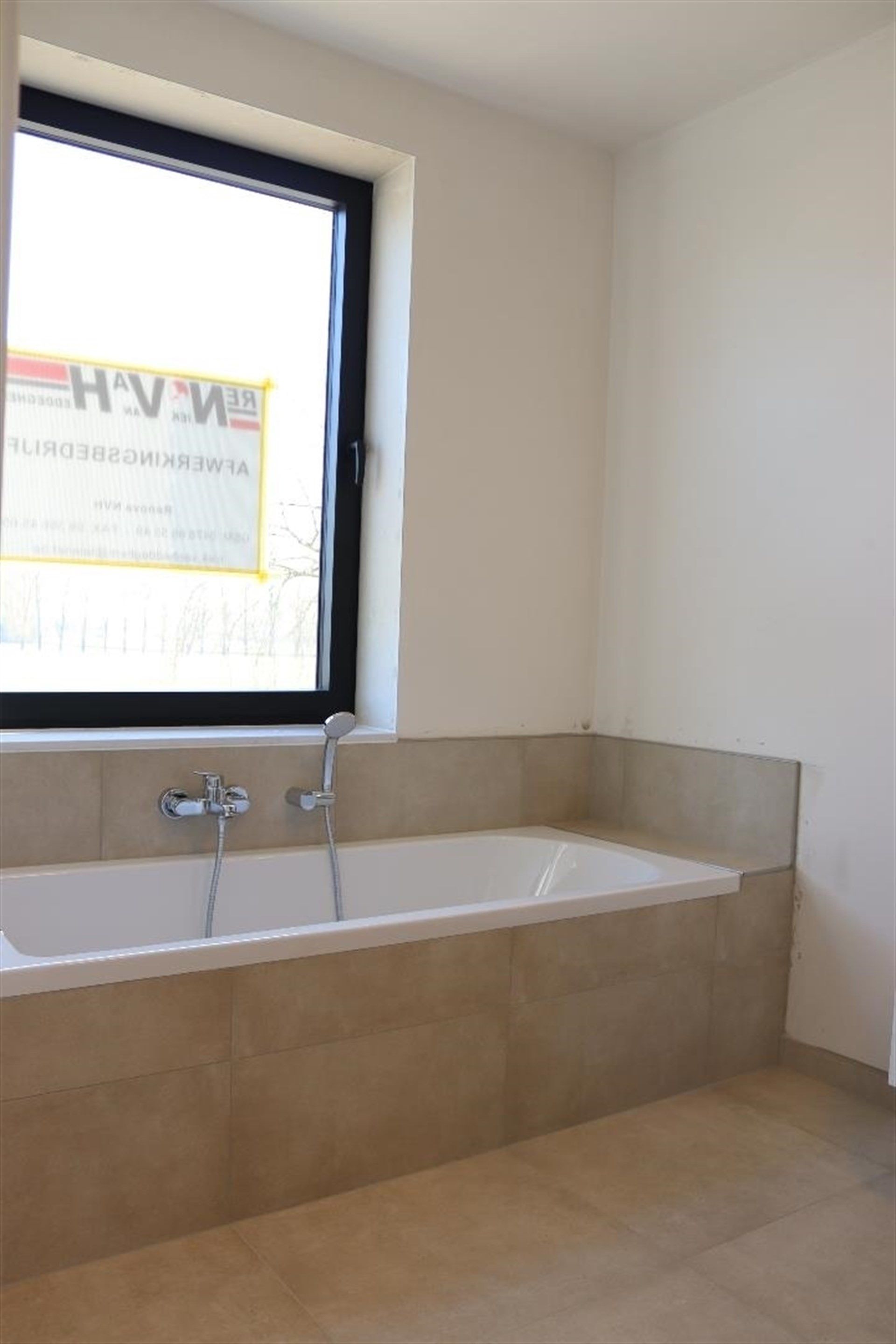 Ruime energiezuinige nieuwbouw woning op gunstige ligging. foto 26