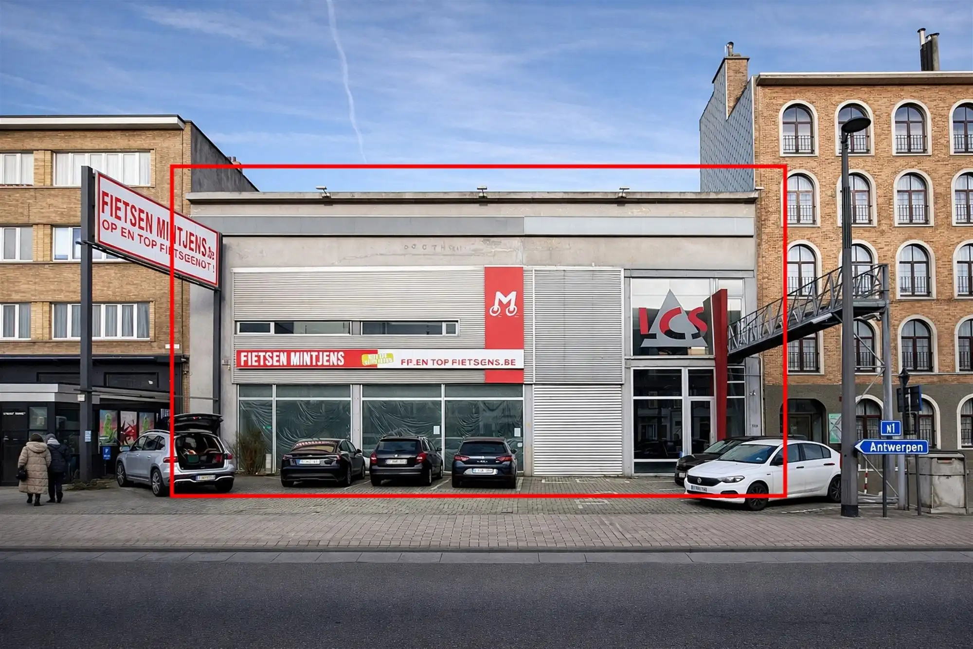 Commercieel pand met open structuur en diverse mogelijkheden foto {{pictureIndex}}