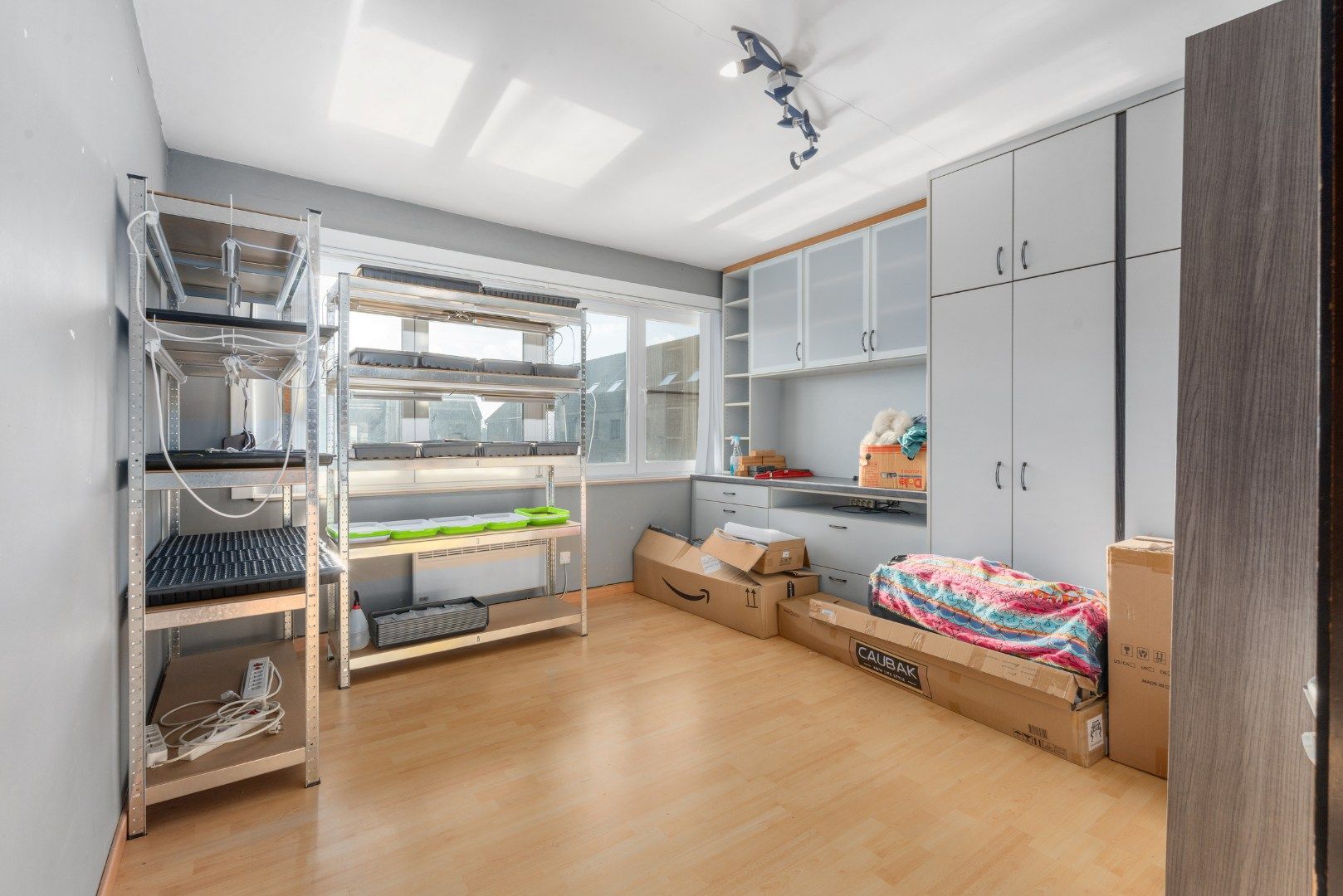 Charmante rijwoning met zonnig terras, wellnessruimte en garagebox in de Vicognewijk foto 14