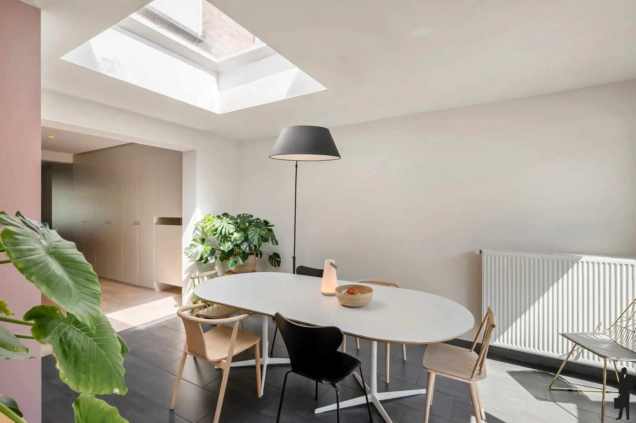 Fijne gezinswoning met 5 slaapkamers en een heerlijke tuin, in het centrum. foto 8